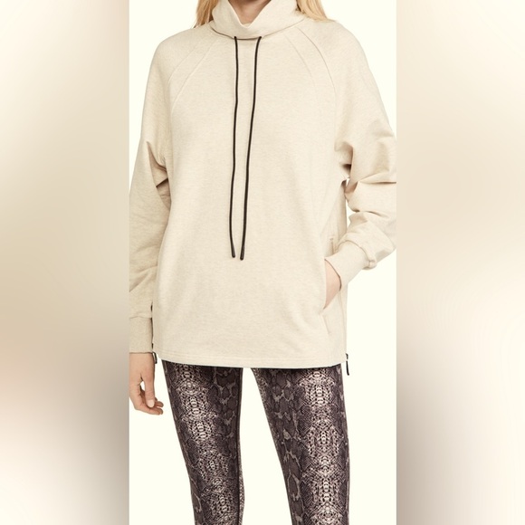 VARLEY Atlas Sweatshirt XS (missing Drawstring) - Picture 1 of 11